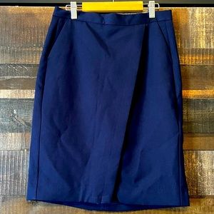Navy Blue pencil skirt. Banana Republic size 4